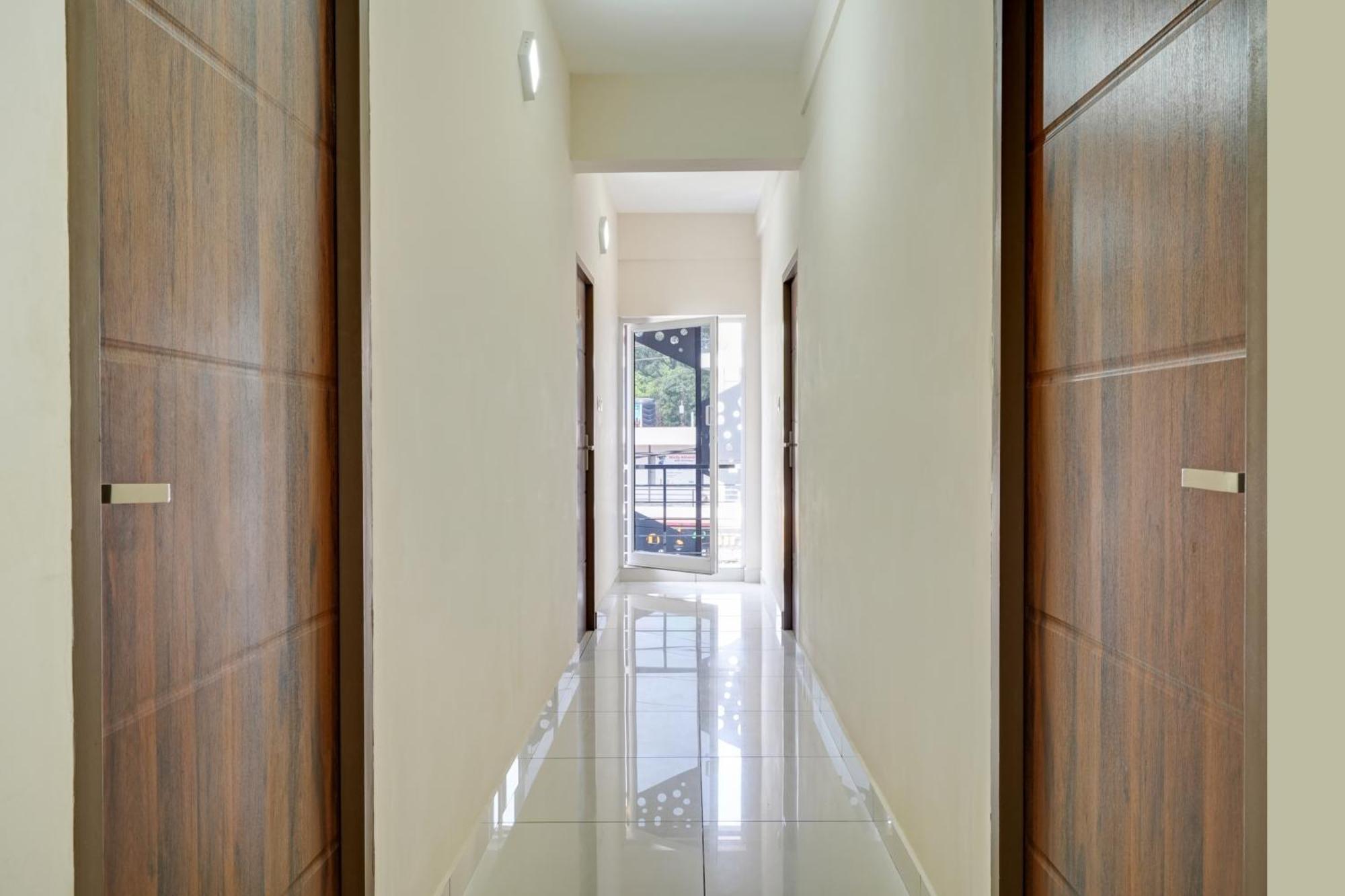 Gypsy Hotel Cusat Kochi Екстериор снимка
